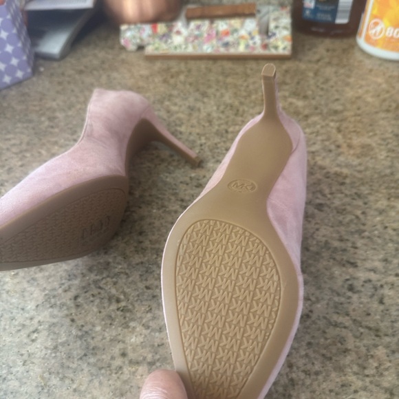 Michael Kors Blush Pink Pointed Toe Pump, size 8 - Picture 8 of 9